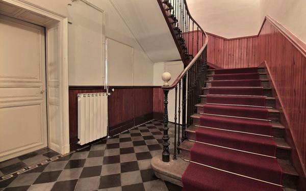 Maison à louer    7 pièces •  Saint-Sulpice-la-Pointe