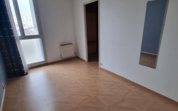 Appartement à vendre    2 pièces • 57,81 m2 Colombes