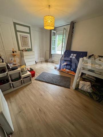 Maison familiale dans cadre privilégié !