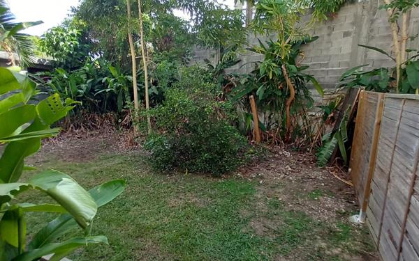 Immeuble à vendre    15 pièces •  Le Gosier