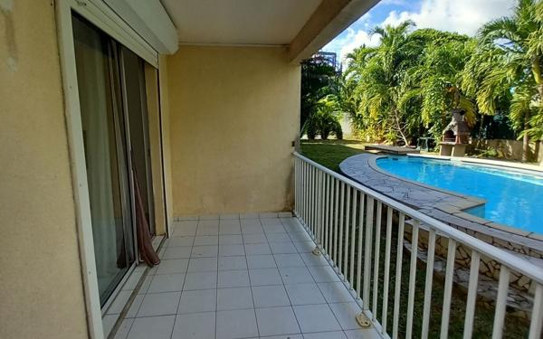 Immeuble à vendre    15 pièces •  Le Gosier