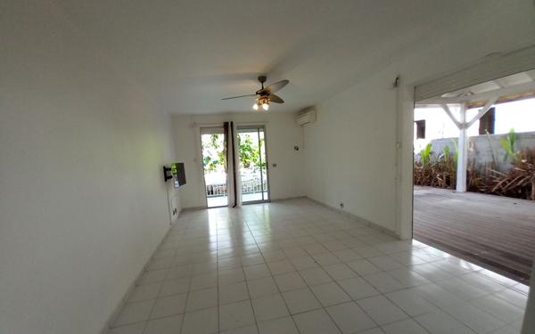 Immeuble à vendre    15 pièces •  Le Gosier