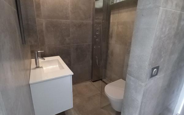 Immeuble à vendre    15 pièces •  Le Gosier