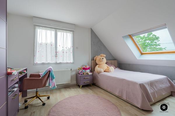 Maison 8 pièces 5 chambres à vendre à Loire Authion avec piscine et 1600 m² de terrain constructible !
