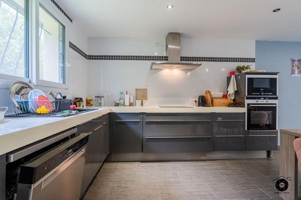 Maison 8 pièces 5 chambres à vendre à Loire Authion avec piscine et 1600 m² de terrain constructible !