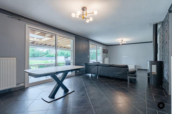 Maison 8 pièces 5 chambres à vendre à Loire Authion avec piscine et 1600 m² de terrain constructible !