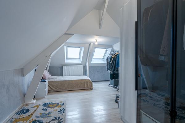 Maison 8 pièces 5 chambres à vendre à Loire Authion avec piscine et 1600 m² de terrain constructible !