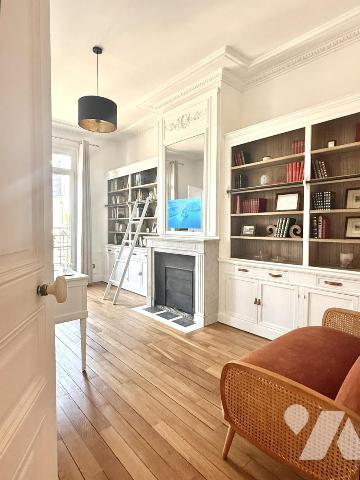LA MADELEINE-BOTANIQUE - APPARTEMENT HAUSSMANNIEN 200 M² AU 5e ETAGE D'UN IMMEUBLE DE GRAND STANDING