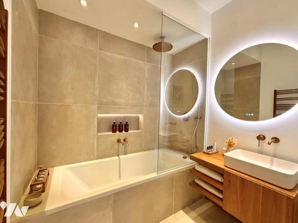 LA MADELEINE-BOTANIQUE - APPARTEMENT HAUSSMANNIEN 200 M² AU 5e ETAGE D'UN IMMEUBLE DE GRAND STANDING