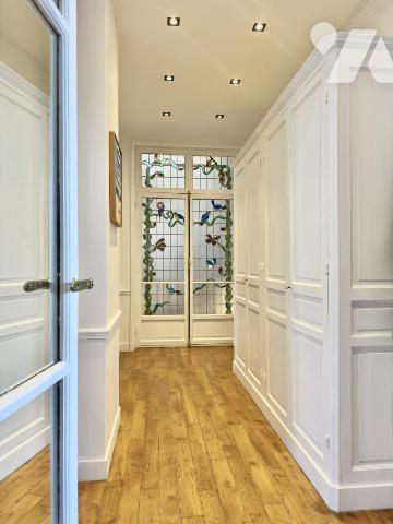 LA MADELEINE-BOTANIQUE - APPARTEMENT HAUSSMANNIEN 200 M² AU 5e ETAGE D'UN IMMEUBLE DE GRAND STANDING
