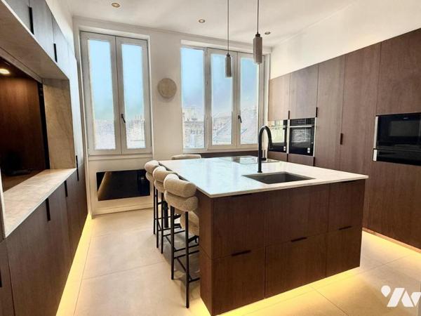 LA MADELEINE-BOTANIQUE - APPARTEMENT HAUSSMANNIEN 200 M² AU 5e ETAGE D'UN IMMEUBLE DE GRAND STANDING