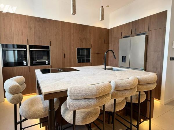 LA MADELEINE-BOTANIQUE - APPARTEMENT HAUSSMANNIEN 200 M² AU 5e ETAGE D'UN IMMEUBLE DE GRAND STANDING