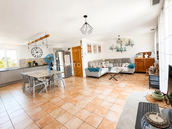 Maison
                                                                                                                                                                                                                                                                                                                        5 pièce(s)                                                                                                                                                                                                          4 chambre(s)                                                                                                                                                                                                          109  m²