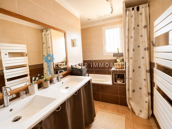 Maison
                                                                                                                                                                                                                                                                                                                        5 pièce(s)                                                                                                                                                                                                          4 chambre(s)                                                                                                                                                                                                          109  m²