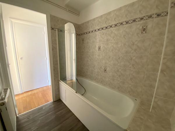 A LOUER centre-ville 3 pièces