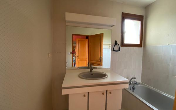 Maison à vendre    4 pièces •  Mudaison