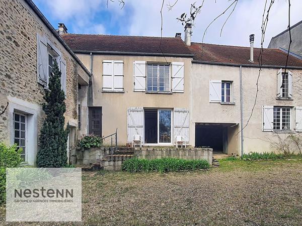 Acheter Maison de caractère 242 m² avec dépendances, jardin et cave sur terrain 850 m² - À rénover - Centre-ville proche toutes commodités