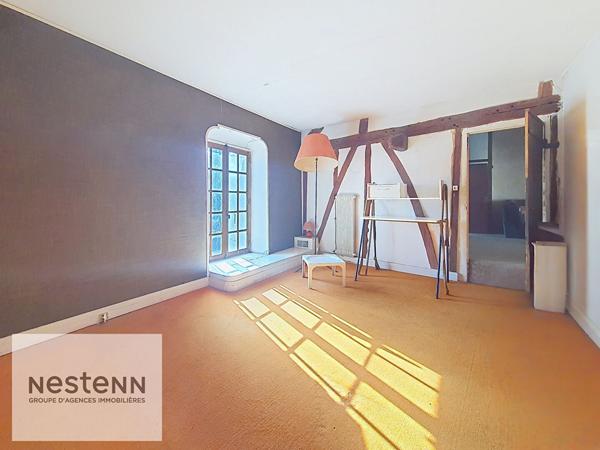 Acheter Maison de caractère 242 m² avec dépendances, jardin et cave sur terrain 850 m² - À rénover - Centre-ville proche toutes commodités