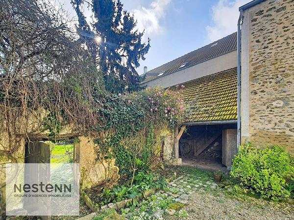 Acheter Maison de caractère 242 m² avec dépendances, jardin et cave sur terrain 850 m² - À rénover - Centre-ville proche toutes commodités