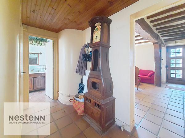 Acheter Maison de caractère 242 m² avec dépendances, jardin et cave sur terrain 850 m² - À rénover - Centre-ville proche toutes commodités