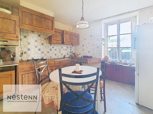 Acheter Maison de caractère 242 m² avec dépendances, jardin et cave sur terrain 850 m² - À rénover - Centre-ville proche toutes commodités