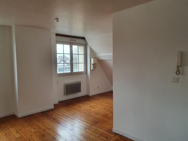 Location Appartement68 m² - 3 Pièces - MONTARGIS (45200)