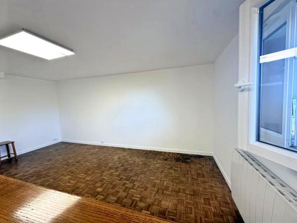 Vente                                                      Appartement
                        
                     1 pièces                      27 m2                     à Ivry-la-Bataille