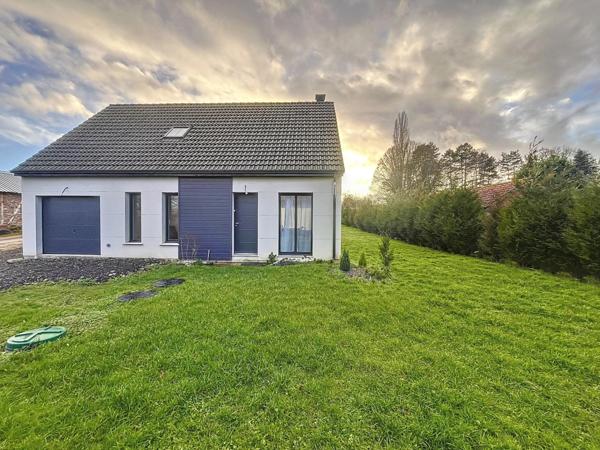 Pavillon aux portes de Peronne, face au canal