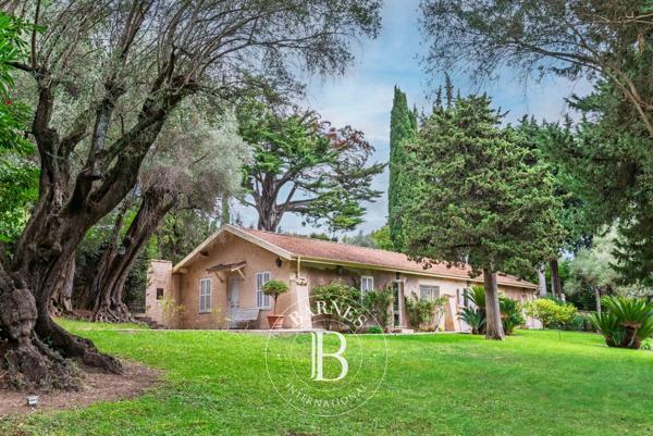 Vence, Villa 9 Chambres -  520 m² à vendre