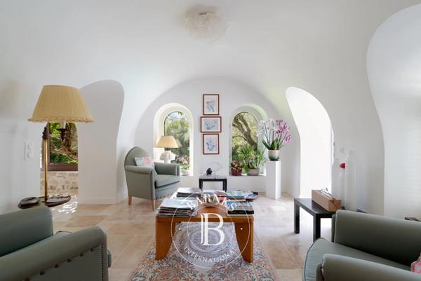 Vence, Villa 9 Chambres -  520 m² à vendre