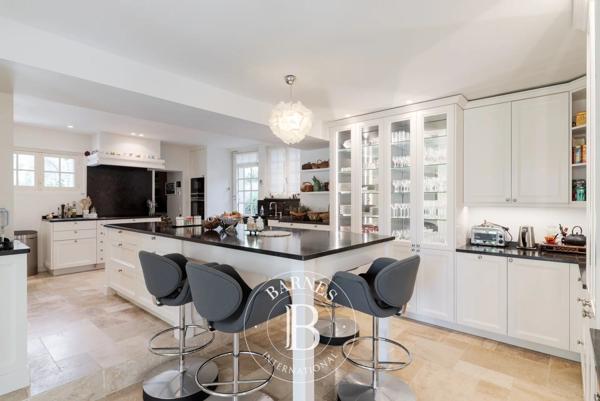 Vence, Villa 9 Chambres -  520 m² à vendre