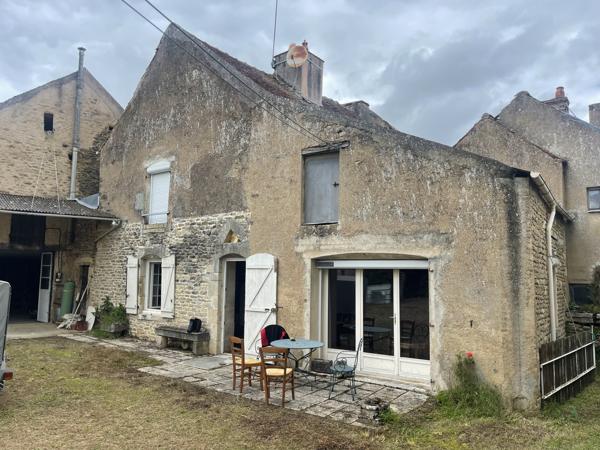 ENSEMBLE DE BIENS PROCHE MONTBARD