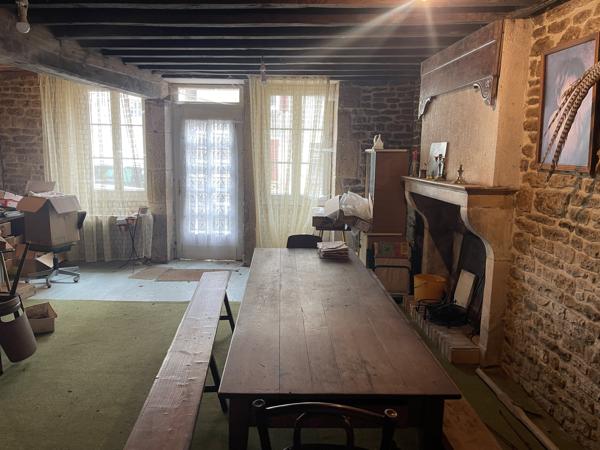 ENSEMBLE DE BIENS PROCHE MONTBARD