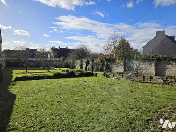 Terrain clos de mur Belz Centre