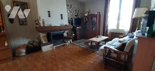 Maison de bourg avec garage et jardin