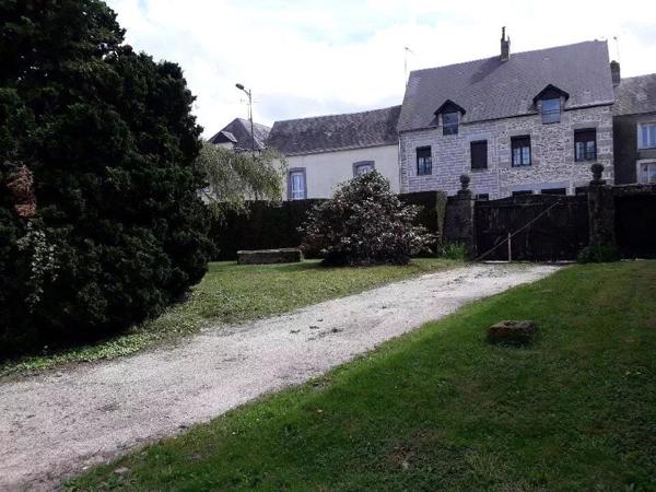 Vente Maison de village 5 pièces 168 m2 à Saint-Cyr-en-Pail