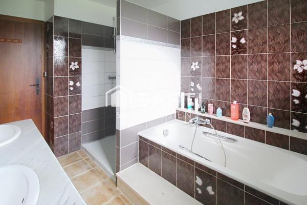 Maison Individuelle avec sous-sol complet sur 1250m2 de terrain!