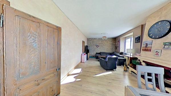 Maison à vendre 8 pièces proche de MONT SOUS VAUDREY (39)