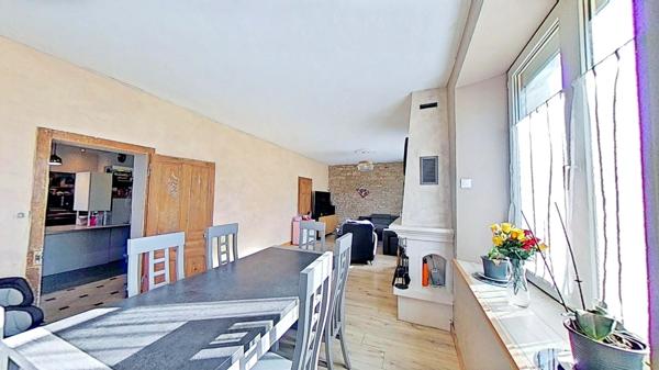 Maison à vendre 8 pièces proche de MONT SOUS VAUDREY (39)