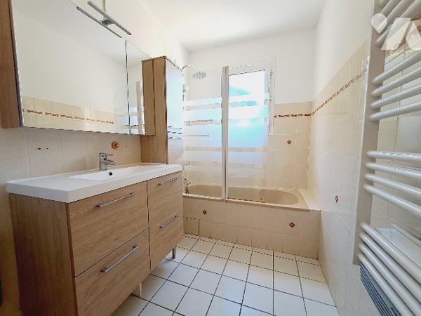 Montélimar, appartement de 71m², 2 chambres et garage.