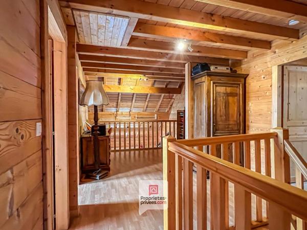 Plateau des Petites Roches (38660) - Chalet T6 en madriers + studio + carport + jardin
