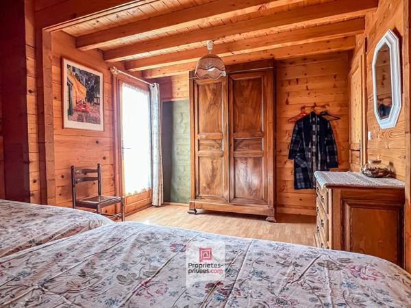 Plateau des Petites Roches (38660) - Chalet T6 en madriers + studio + carport + jardin