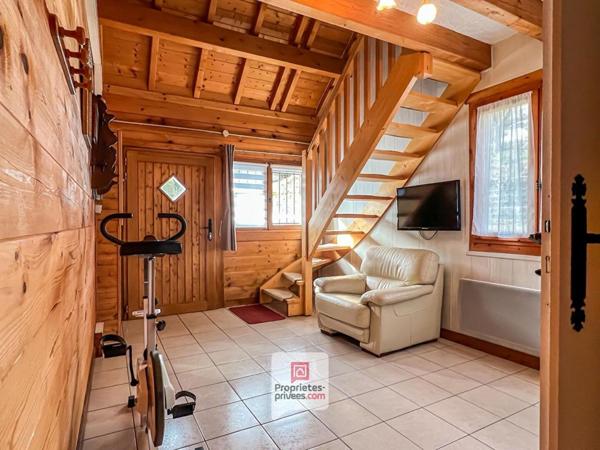Plateau des Petites Roches (38660) - Chalet T6 en madriers + studio + carport + jardin