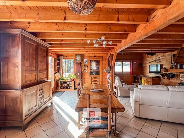 Plateau des Petites Roches (38660) - Chalet T6 en madriers + studio + carport + jardin
