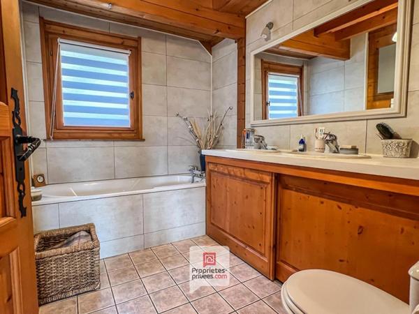 Plateau des Petites Roches (38660) - Chalet T6 en madriers + studio + carport + jardin