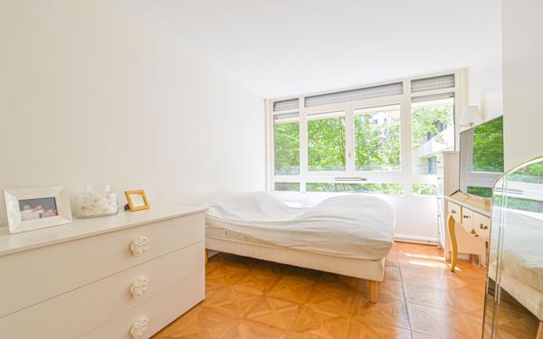 Appartement à vendre    5 pièces • 107 m2 Paris 19