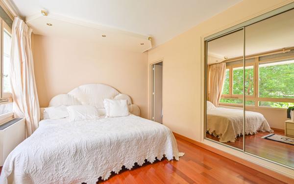 Appartement à vendre    5 pièces • 107 m2 Paris 19