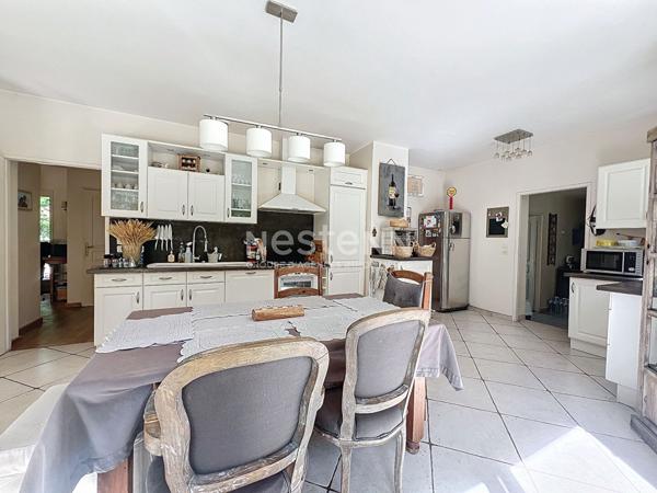 Maison Lamorlaye 10 pièce(s) 300 m²