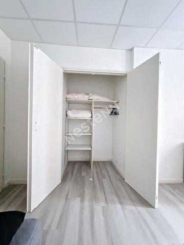 A LOUER APPARTEMENT T1 MEUBLÉ HYPER CENTRE POITIERS RUE ARSENE ORILLARD