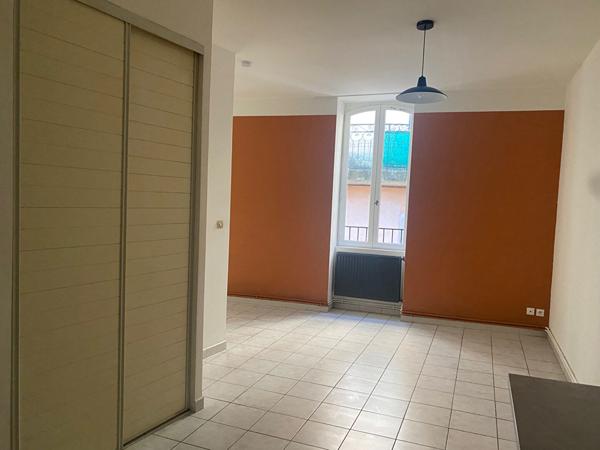 Appartement - 1 pièce(s) - BEDARIEUX - 35 m² - Loyer 390 € CC